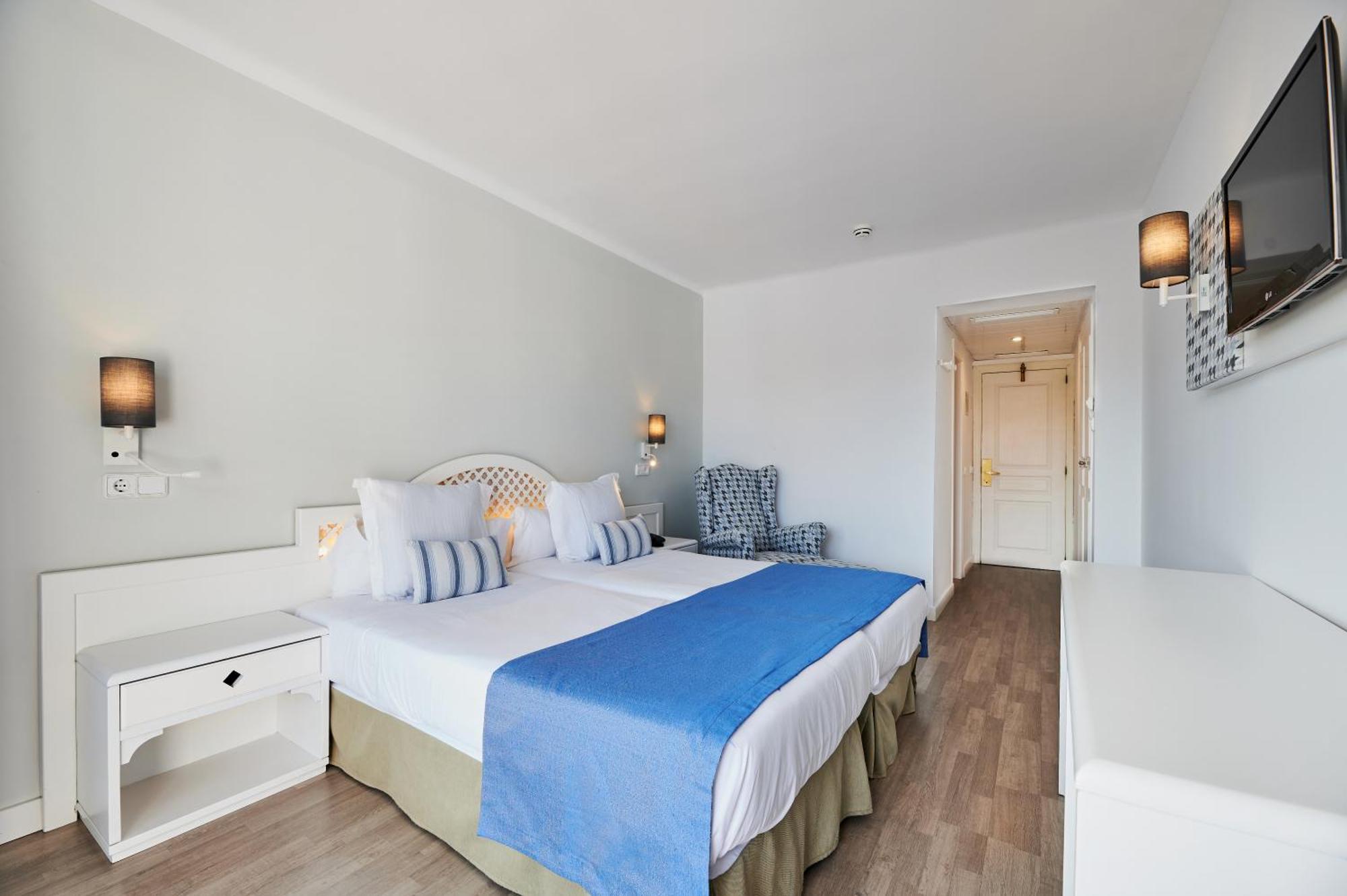 Roc Oberoy - Adults Only Hotell Peguera Rum bild